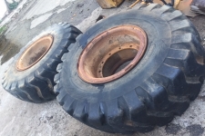 Caterpillar | 2 X USED TIRES 20,5-25